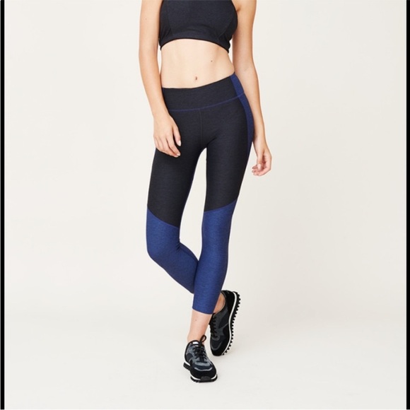 Outdoor Voices Two-Tone Warmup Legging in
Navy & Charcoal Size S - Picture 1 of 6